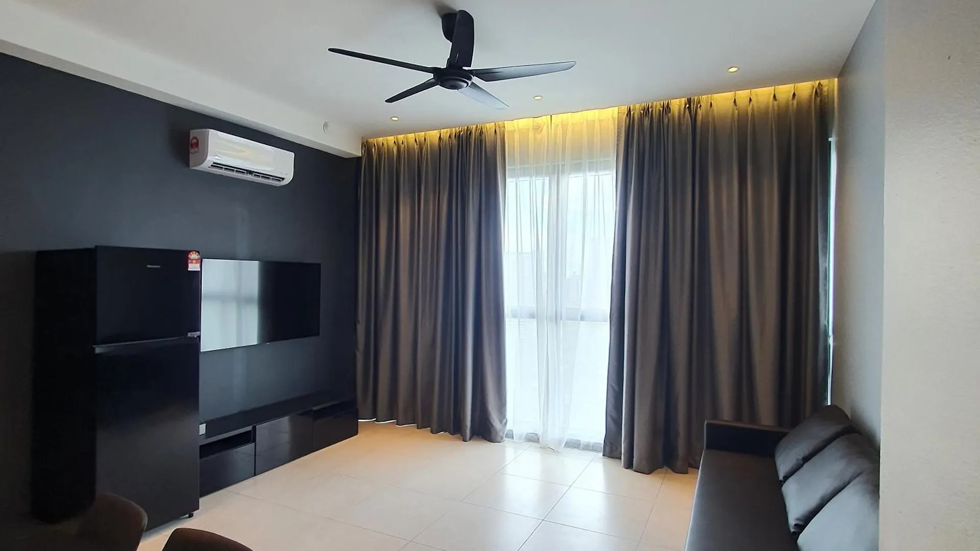 הקונטקטים של Urban Suites - Family Suite